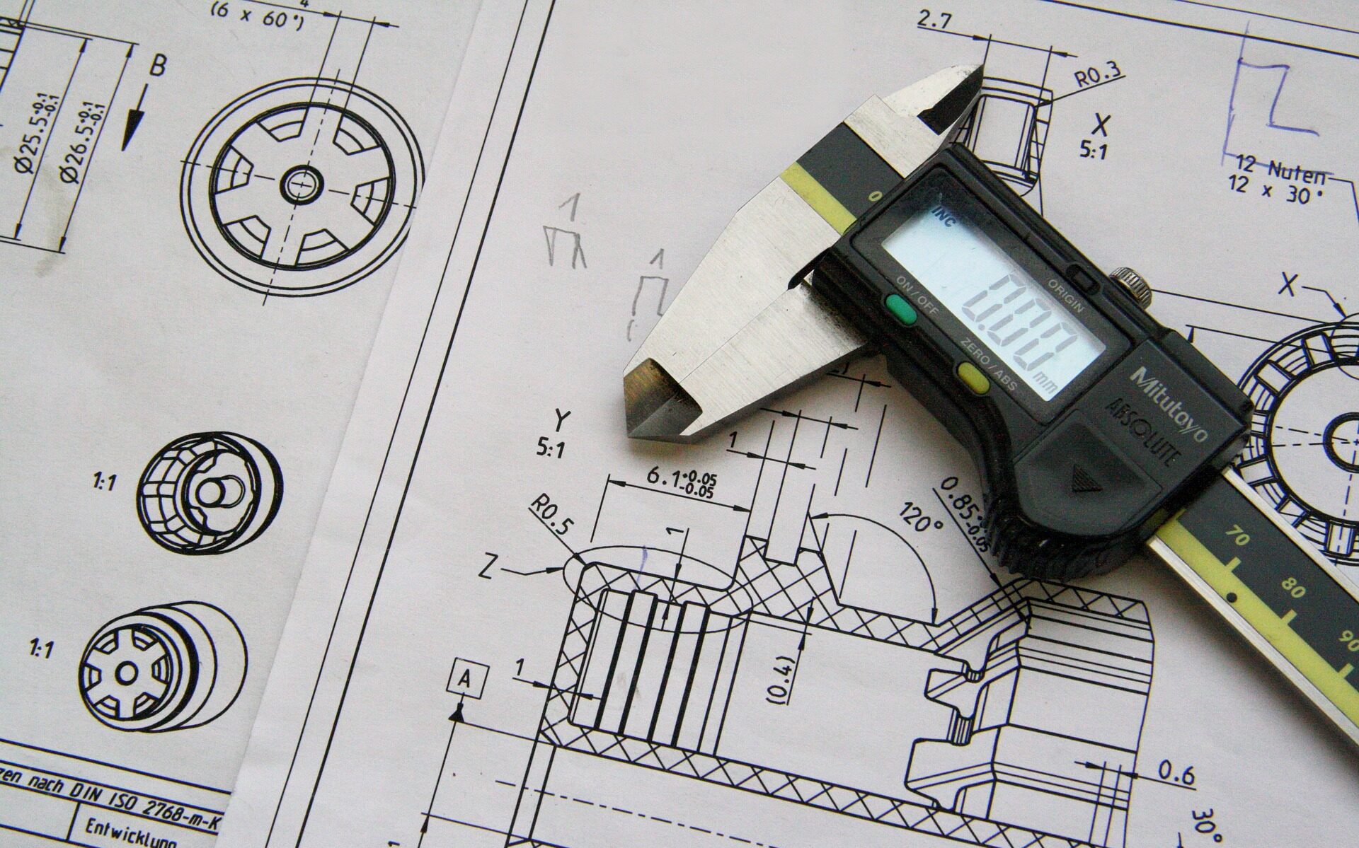 technical-drawing-gd0752c2f1_1920